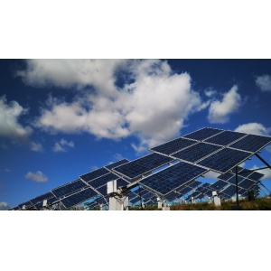 (期货直播间)上游材料价格上升 光伏组件厂商相继上调组件报价